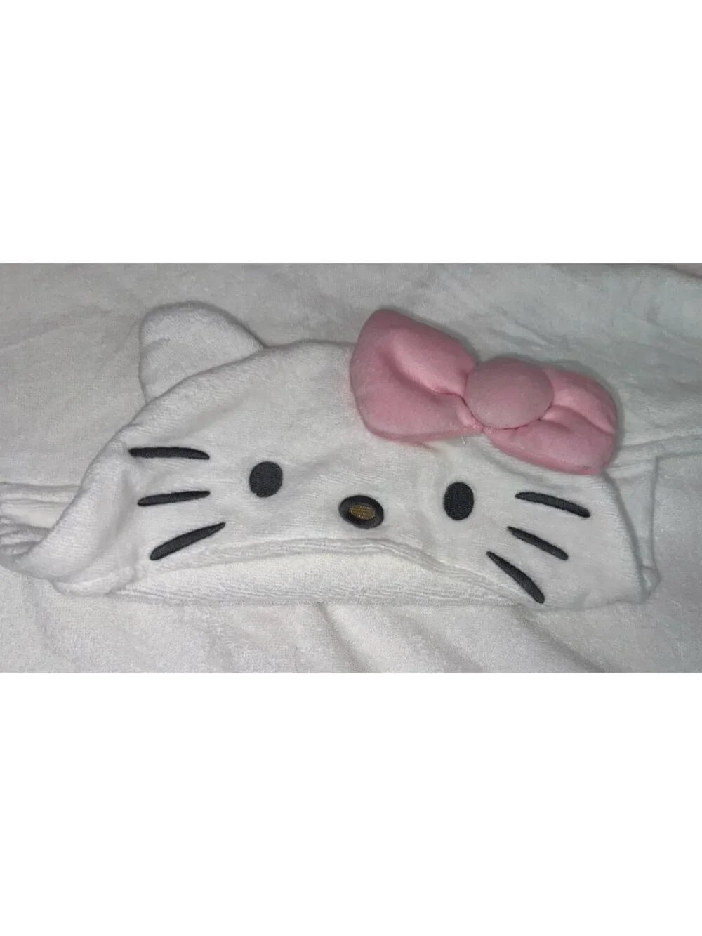 POTTERY BARN KIDS Hello Kitty® Cotton Hooded Towel White Multi 50” x 27”
